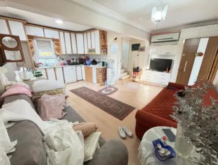 Ürkmez Deniz Tarafın Da Plaja 100M 4+1 Satılık Villa