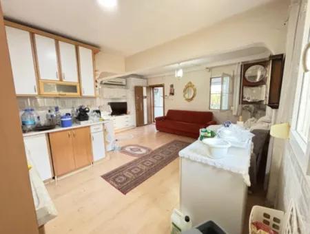 Ürkmez Deniz Tarafın Da Plaja 100M 4+1 Satılık Villa