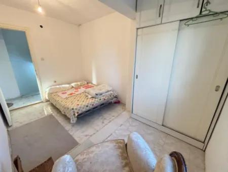 Ürkmez Deniz Tarafın Da Plaja 100M 4+1 Satılık Villa