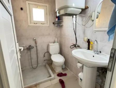 Ürkmez Deniz Tarafın Da Plaja 100M 4+1 Satılık Villa