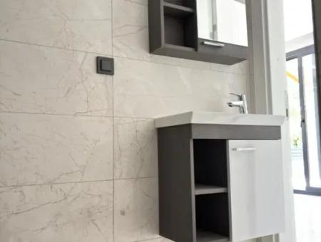 Doğanbey Merkezde Plaja 400M Bahçeli Satılık 4+1 Villa