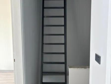 Doğanbey Merkezde Plaja 400M Bahçeli Satılık 4+1 Villa