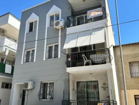 Ürkmez Merkez De Masrafsız Plaja 150M Satılık 2+1 Daire
