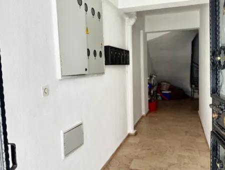 Ürkmez Merkez De Masrafsız Plaja 150M Satılık 2+1 Daire