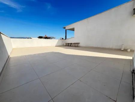 Doğanbey De Plaja 500 M Otoparklı Bahçeli 3+1 Satılık Villa
