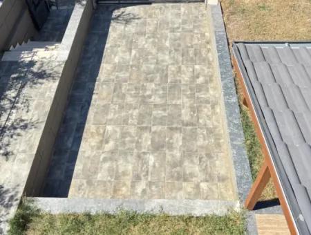 Özdere De Plaja 500 M Otoparklı Geniş Bahçeli 3+1 Satılık Villa
