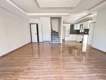 Özdere De Plaja 500 M Otoparklı Geniş Bahçeli 3+1 Satılık Villa