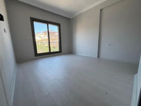 Özdere De Plaja 500 M Otoparklı Geniş Bahçeli 3+1 Satılık Villa