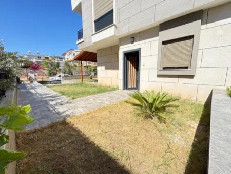 Özdere De Plaja 500 M Otoparklı Geniş Bahçeli 3+1 Satılık Villa