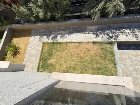 Özdere De Plaja 500 M Otoparklı Geniş Bahçeli 3+1 Satılık Villa