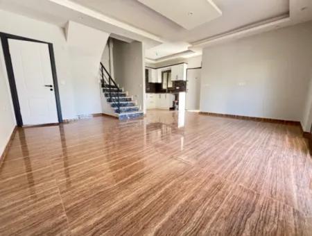 Özdere De Plaja 500 M Otoparklı Geniş Bahçeli 3+1 Satılık Villa
