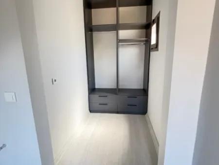 Özdere De Plaja 500 M Otoparklı Geniş Bahçeli 3+1 Satılık Villa