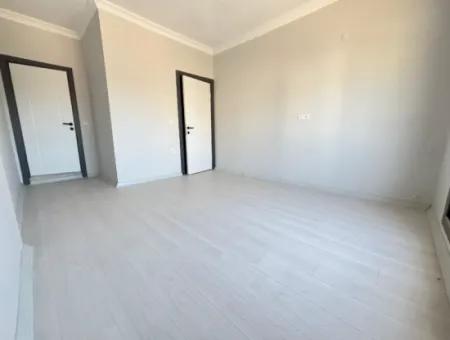 Özdere De Plaja 500 M Otoparklı Geniş Bahçeli 3+1 Satılık Villa