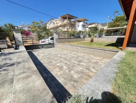 Özdere De Plaja 500 M Otoparklı Geniş Bahçeli 3+1 Satılık Villa
