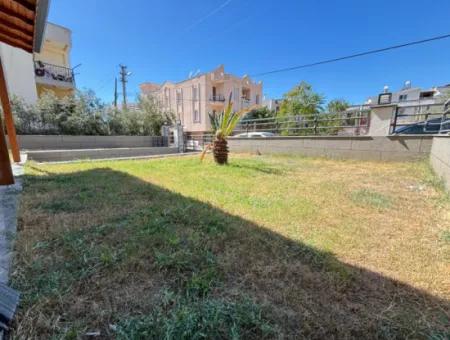 Özdere De Plaja 500 M Otoparklı Geniş Bahçeli 3+1 Satılık Villa