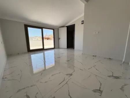 Özdere De Plaja 500 M Otoparklı Geniş Bahçeli 3+1 Satılık Villa
