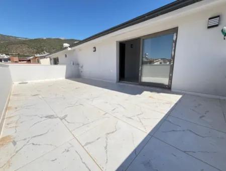 Özdere De Plaja 500 M Otoparklı Geniş Bahçeli 3+1 Satılık Villa