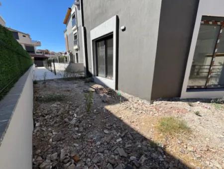 Özdere Merkezi Konum Da Bahçeli Ayrı Mutfaklı 3+1 Satılık Villa