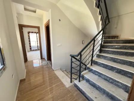 Özdere Merkezi Konum Da Bahçeli Ayrı Mutfaklı 3+1 Satılık Villa