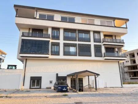 Ürkmez De Ayrı Mutfak 130 M² 3+1 Asansörlü Satılık Daire
