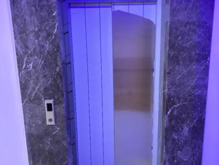 Ürkmez De Ayrı Mutfak 130 M² 3+1 Asansörlü Satılık Daire