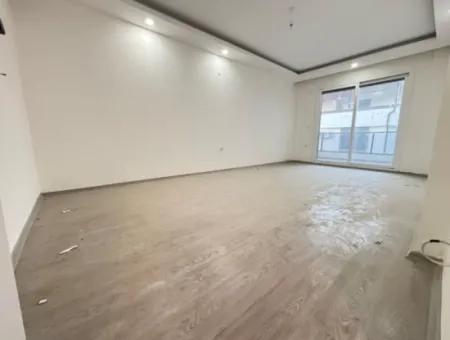 Ürkmez De Ayrı Mutfak 130 M² 3+1 Asansörlü Satılık Daire