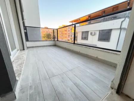 Ürkmez De Ayrı Mutfak 130 M² 3+1 Asansörlü Satılık Daire
