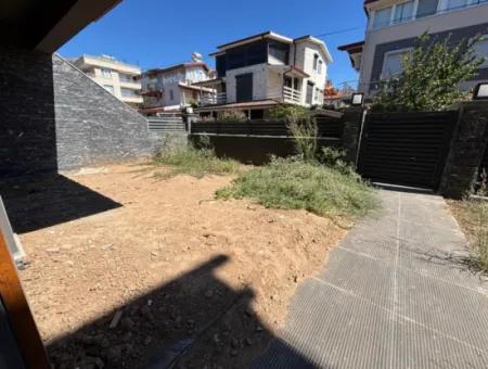 Özdere De Plaja 100 M Sıfır Geniş Yapılı Bahçeli 2+1 Satılık Villa
