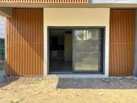 Özdere De Plaja 100 M Sıfır Geniş Yapılı Bahçeli 2+1 Satılık Villa