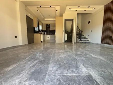 Özdere De Plaja 100 M Sıfır Geniş Yapılı Bahçeli 2+1 Satılık Villa