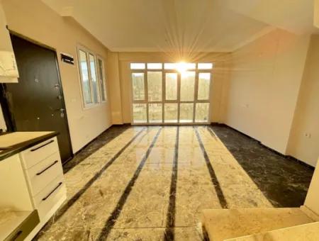 Doğanbey Payamlı Da Geniş Bahçeli Sıfır 3+1 Satılık Villa