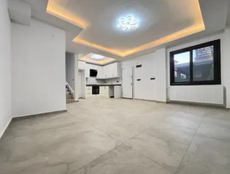 Ürkmez De Kat Mülkiyetli Sıfır Bahçeli 4+1 Satılık Villa