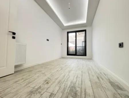 Ürkmez De Kat Mülkiyetli Sıfır Bahçeli 4+1 Satılık Villa