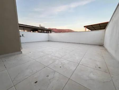 Ürkmez De Kat Mülkiyetli Sıfır Bahçeli 4+1 Satılık Villa