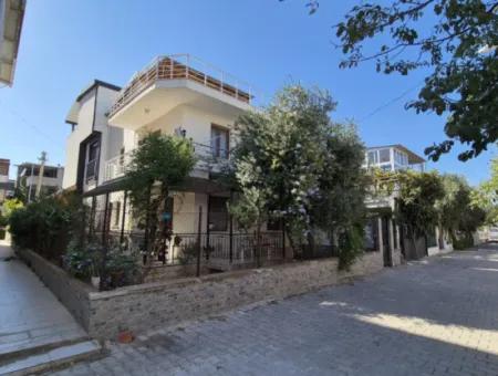 Doğanbey Havacılar Sahilin De Bahçeli 4+1 Kiralık Villa