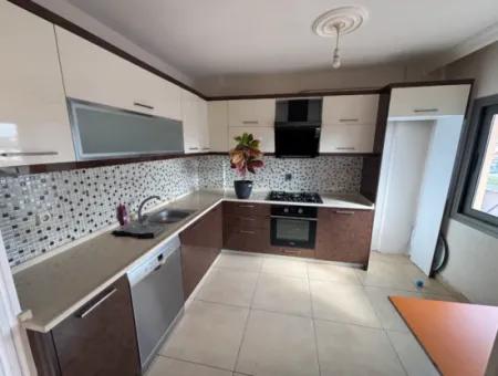 Seferihisar Bengiler’de Cadde Üzerinde   2+1 Ara Kat Daire