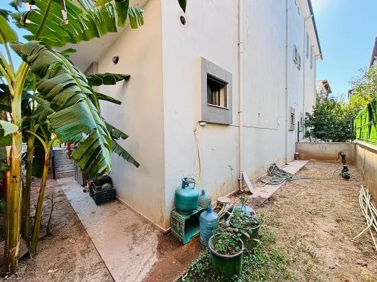 İzmir Seferihisar Payamlı Mahallesi'nde Denize 400m Bahçeli 3+1 Satılık Villa