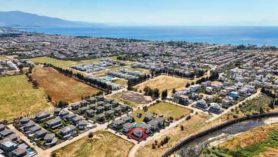 İzmir Seferihisar Cumhuriyet Mahallesi'nde Havuzlu Site İçerisinde 3+1 Satılık Yazlık