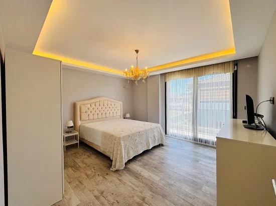 İzmir Seferihisar Cumhuriyet Mahallesi'nde Havuzlu Site İçerisinde 3+1 Satılık Yazlık