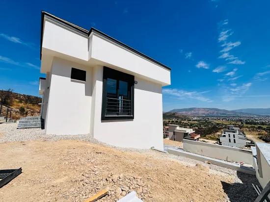 İzmir Seferihisar Atatürk Mahallesi’nde 2+1 Deniz Manzaralı Satılık Villa