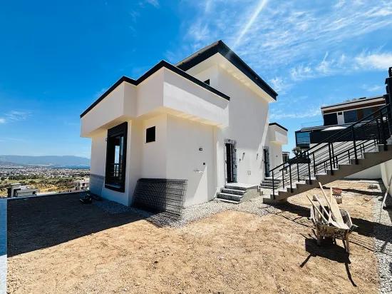 İzmir Seferihisar Atatürk Mahallesi’nde 2+1 Deniz Manzaralı Satılık Villa