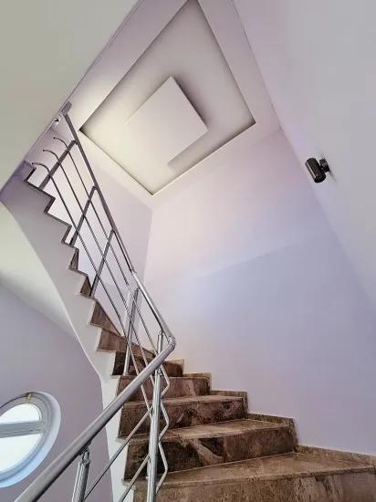 İzmir Seferihisar Atatürk Mahallesi’nde Deniz Manzaralı 3+2 Tek Müstakil Satılık Villa