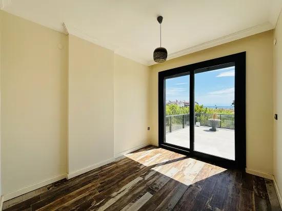 İzmir Seferihisar Payamlı Mahallesi’nde Denize Sıfır 4+1 Müstakil Villa